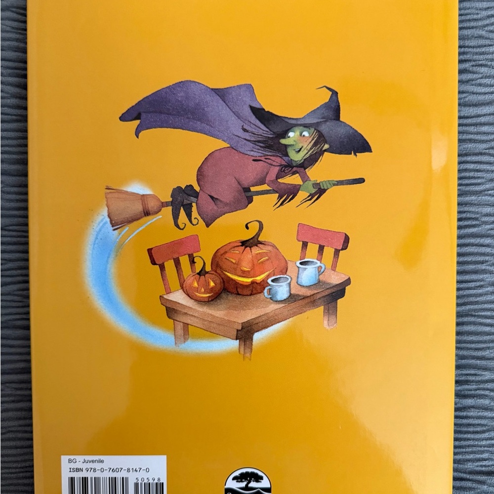 The witch that was afraid of witches children’s book - Picture 3 of 3